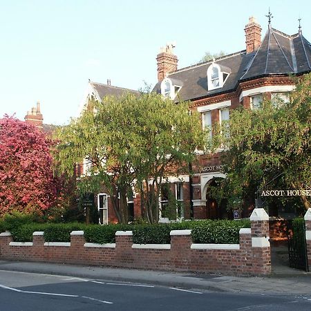 Отель Ascot House Йорк Экстерьер фото